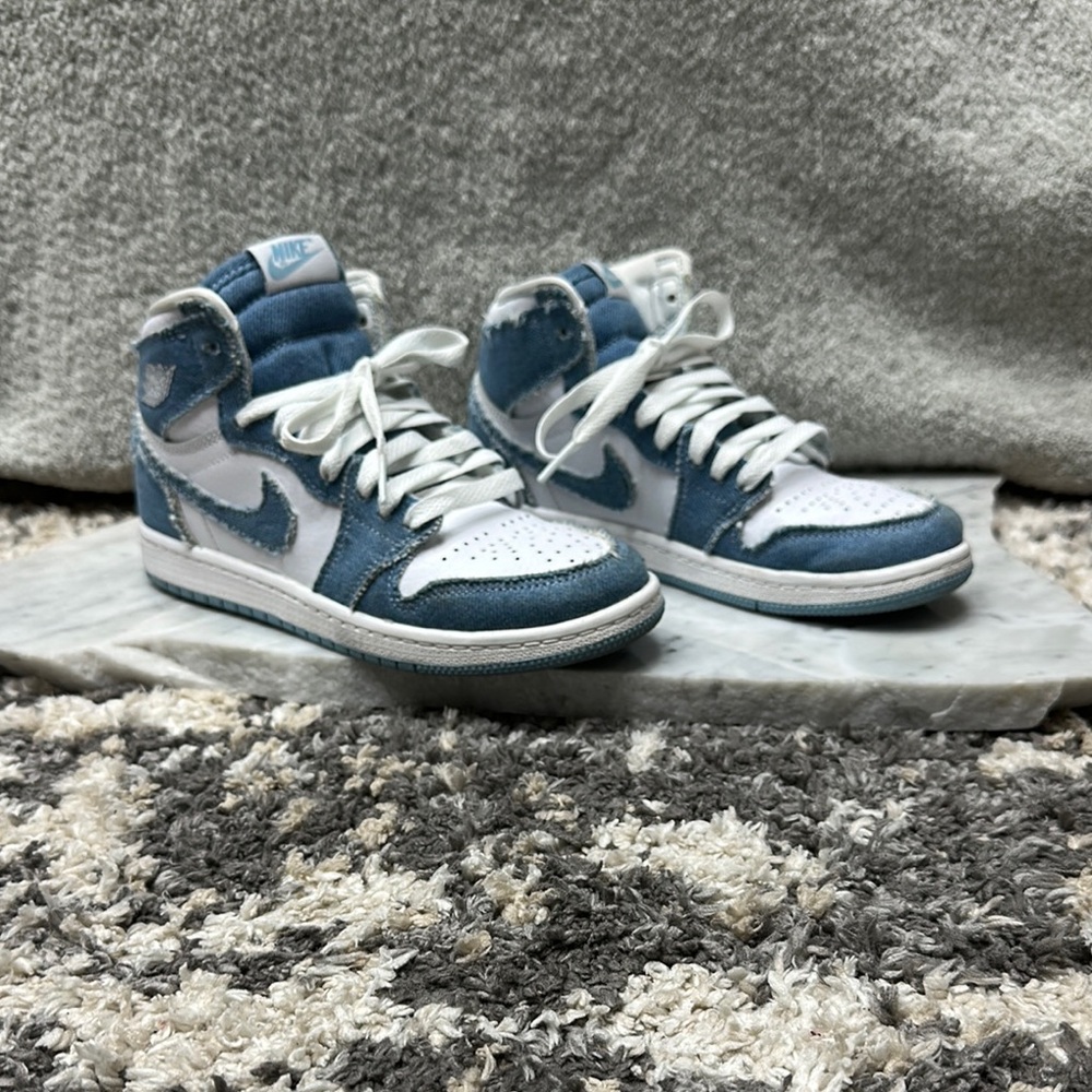 Jordan 1 Retro High OG Denim Blue and White Sneakers. Sz. 2.5Y